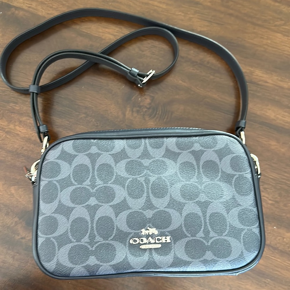 LIKE NEW COACH • Jes Crossbody in Signature Canvas - Picture 1 of 12